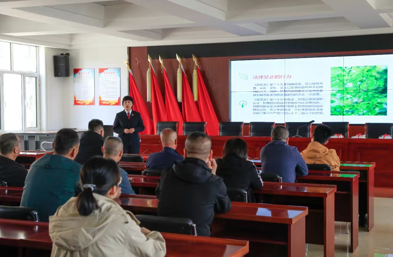 從田間到心間：普法宣傳奏響民族團(tuán)結(jié)與生態(tài)保護(hù)“交響曲”相關(guān)圖片